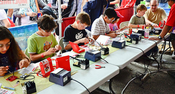 kids learning electronics