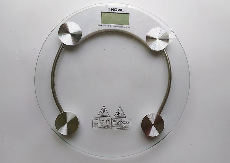 Digital weighing machine store for body weight
