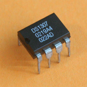 ds1307-rtc--chip-photo