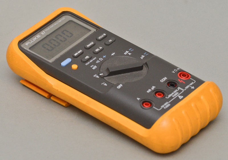 electronic-tool-multimeter-workbench